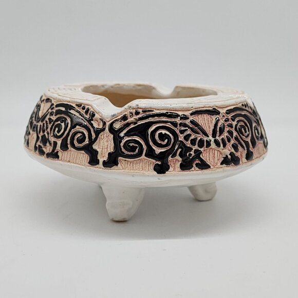 Peruvian Studio Pottery Ashtray Carved Ceramic Black Pink White Animal VTG - Picture 5 of 8